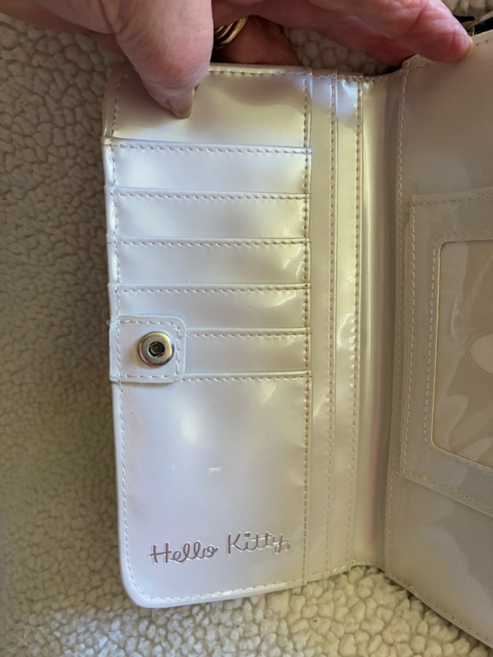 NWT! Loungefly Hello Kitty Quilted Zip Around Wallet White with Red Bow Accent - Picture 12 of 16